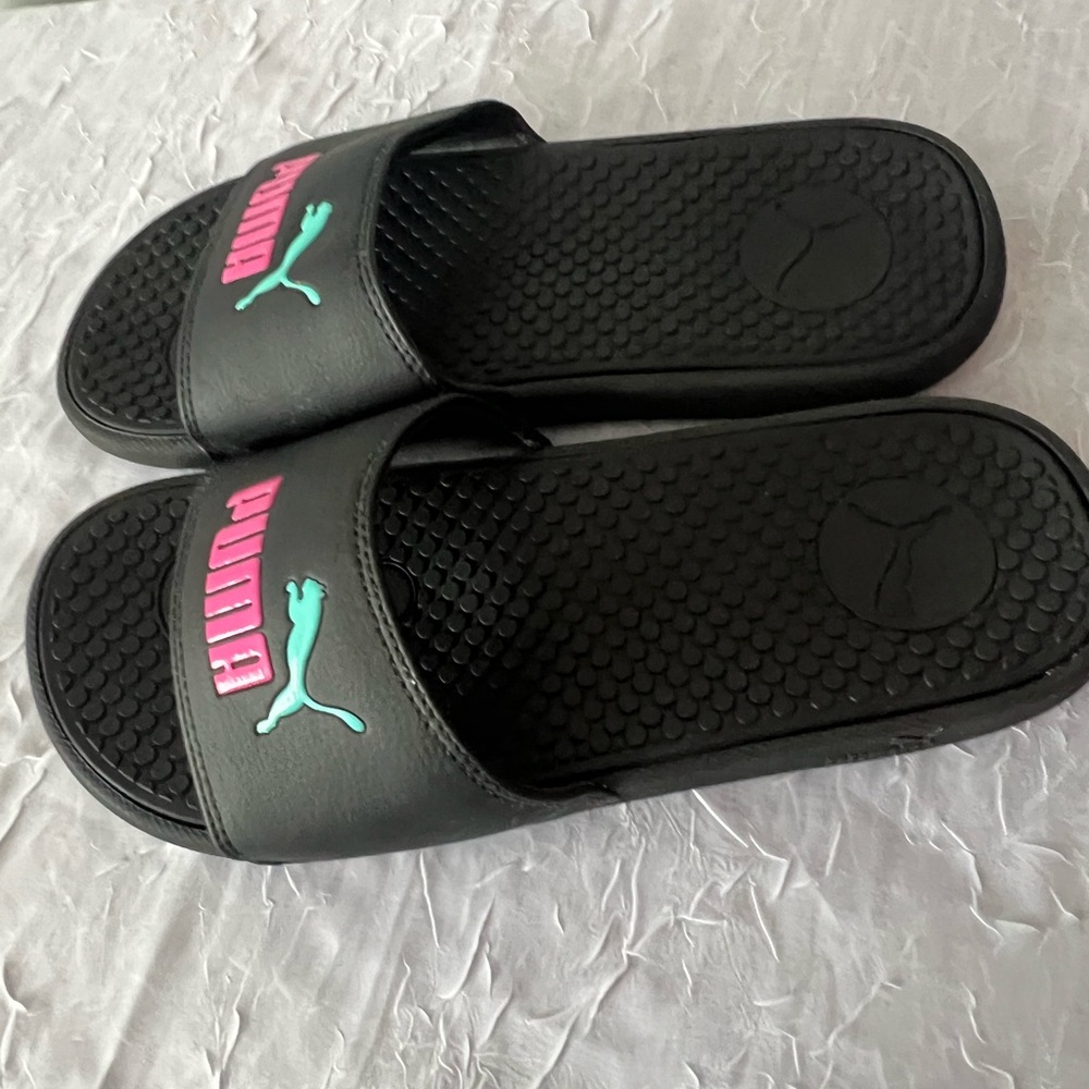 Puma Black Slides with Pink and Teal Logo Woman’s size 7 - Picture 4 of 7